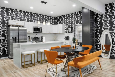 House, Multiple Beds, Kitchen | Dining