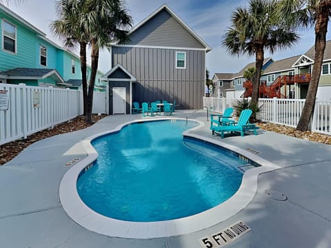 Studio (3 Bedrooms) | Property amenity