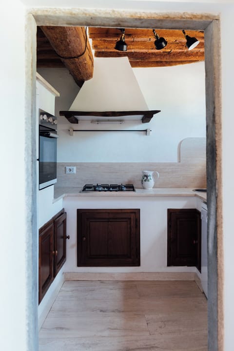 Superior Apartment, Patio, Garden View | Private kitchen | Highchair