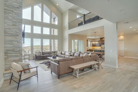 House (5 Bedrooms) | Interior