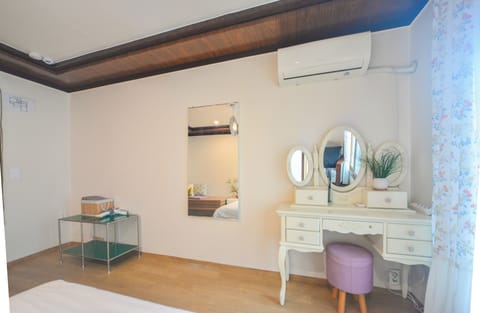 Comfort Double Room, Women only | Free WiFi, bed sheets