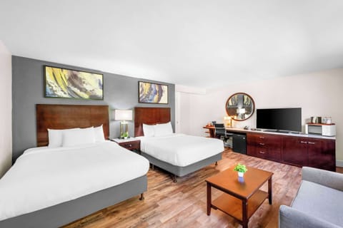 Pillowtop beds, in-room safe, desk, laptop workspace