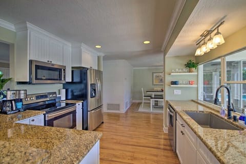 Full kitchen stocked with all you need!