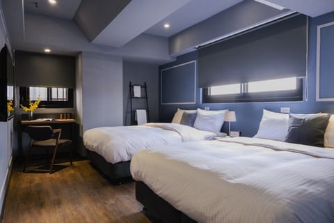 Quadruple Room with Shower | Desk, laptop workspace, blackout drapes, soundproofing