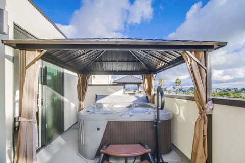 Hot tub on the patio!