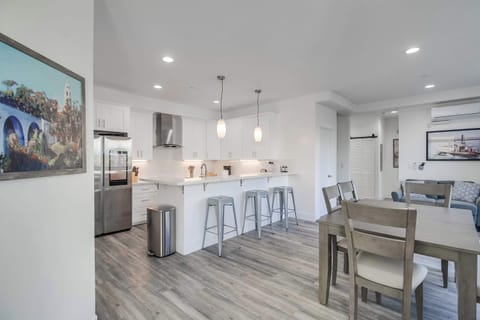 Full kitchen with dining area
