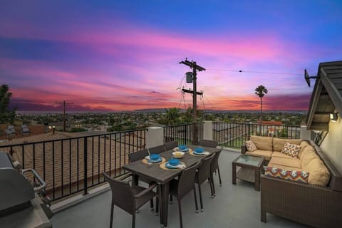 Outdoor patio with panoramic view!