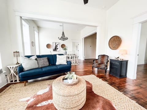 Spacious and airy Loft overlooking downtown Excelsior Springs Missouri 
