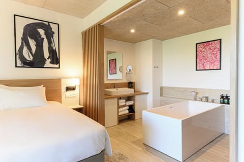 Suite, 1 Bedroom, Balcony | Premium bedding, down comforters, pillowtop beds, minibar