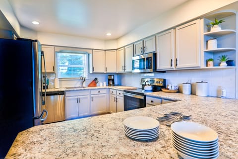 Fully applianced kitchen