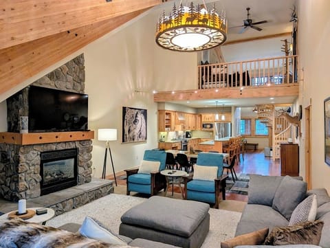 Plenty of sapce to spread out in this luxurious mountain condo