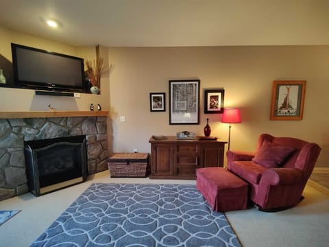 Living Room with Gas Fireplace