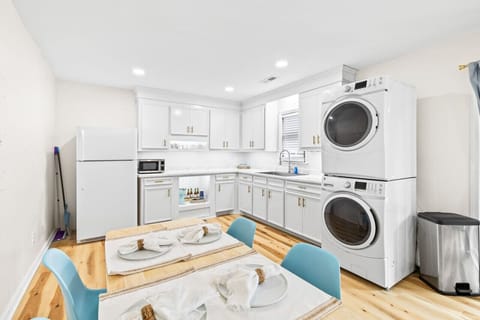 Private Washer and Dryer - Free - In Unit