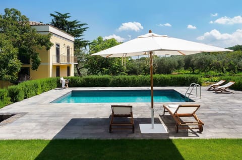 Autumn, Balcony / Terrace / Patio, Building Exterior, Garden, Outdoor, Pool, Scenic View, Spring, Summer
