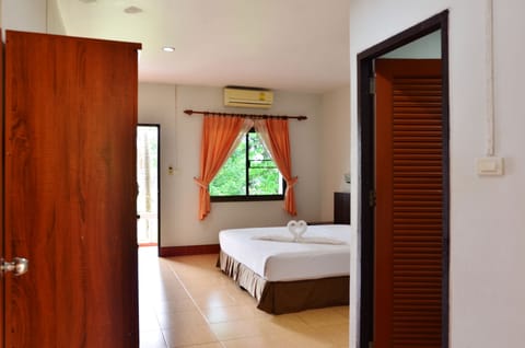 Basic Room, 1 Bedroom, Balcony, Garden View | 1 bedroom, desk, WiFi (free), bed sheets