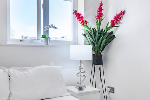 Business Apartment | 2 bedrooms, hypo-allergenic bedding, memory foam beds