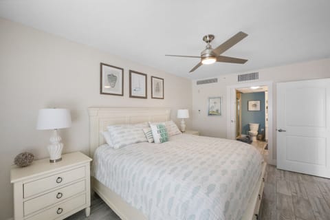 Master Bedroom, ensuite bath, King Sized Bed