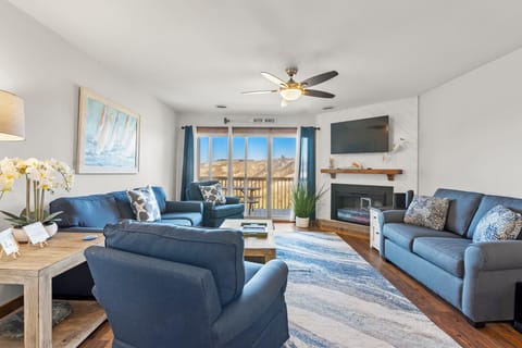 QA3: Sea Mist | Mid Level Living Area