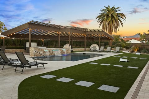 "The backyard is dreamy. I will def be staying here again." Joe - Mar 2024