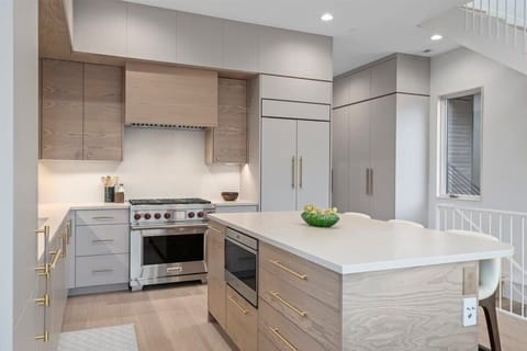 Kitchen with Wolf and SubZero appliances