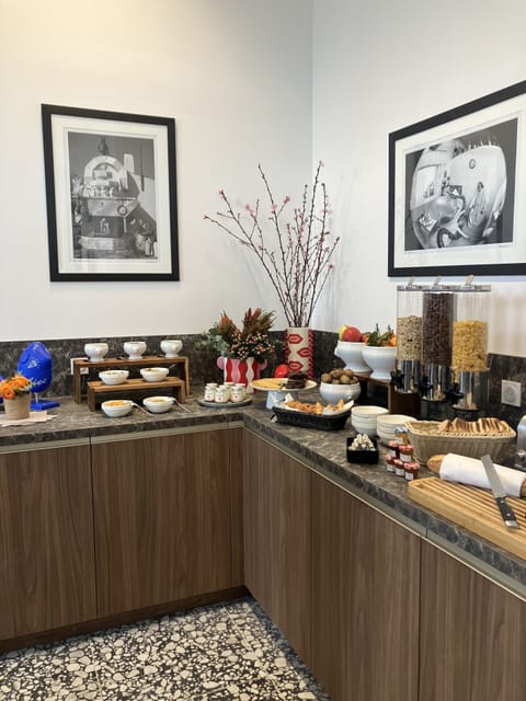 Daily buffet breakfast for a fee