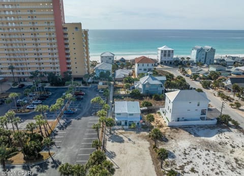 200 feet to beach - Sidewalk along resort side to beach boardwalk to the Gulf.