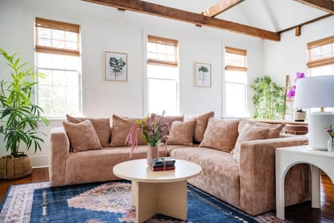 Welcome to your downtown charleston rental! Explore all things downtown by foot!