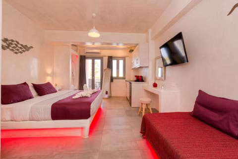 Romantic Apartment, 1 King Bed, Non Smoking, Ocean View | 1 bedroom, in-room safe, blackout drapes, iron/ironing board