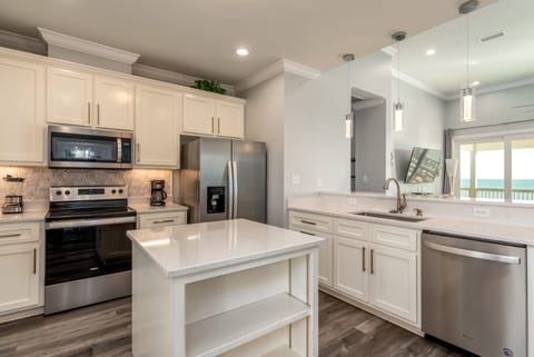 008 Transparent Sea Kitchen Island