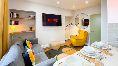 Luxurious newly refurbished apartment with all the mod-cons
