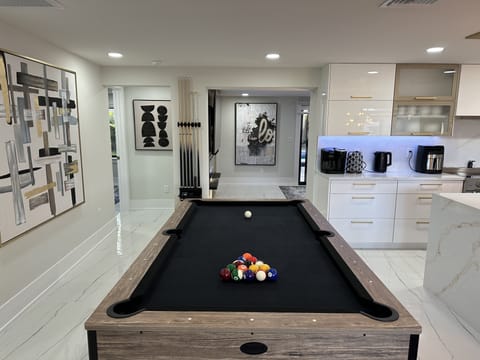 Pool table