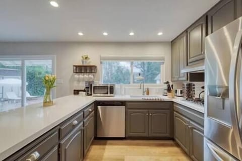 Fully stocked kitchen with what you need to cook a meal together