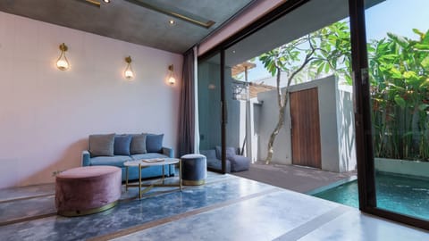 Villa | Living room | Flat-screen TV