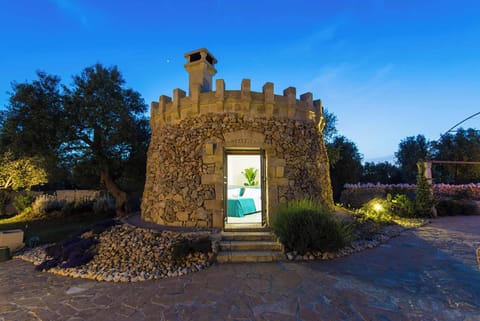 Family Villa, 4 Bedrooms, Terrace (Tenuta Bouganville With Garden And) | Exterior