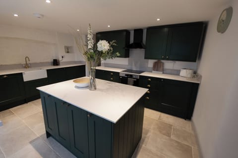 8a400f72-bec4-4663-b29c-627589ef8046