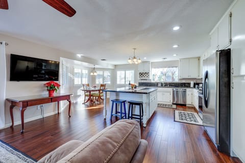 House (3 Bedrooms) | Interior