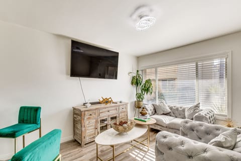 Los Angeles Vacation Rental | 2BR | 1.5BA | Steps Required | 1,100 Sq Ft
