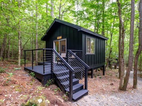 2cbad73d-6929-4afa-a6ab-8e6421f26f4f