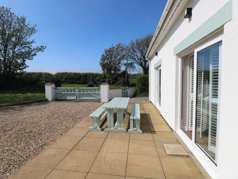 Cottage | Outdoor dining