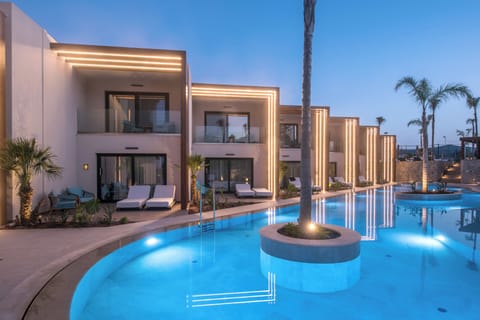 Seasonal outdoor pool, pool umbrellas, sun loungers