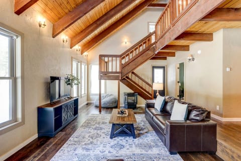Welcome to Stetson Pines! We hope we get to host you at this unforgettable rental in Sisters, Oregon!