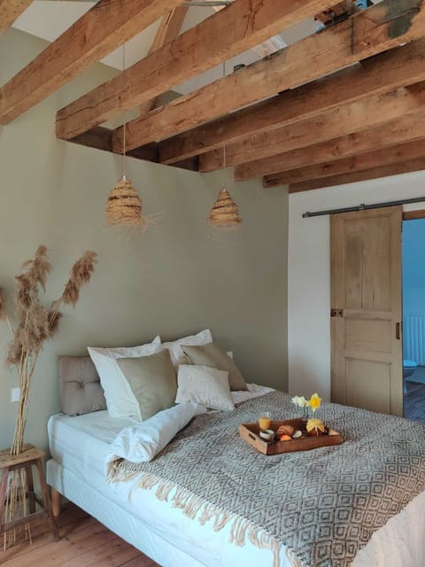 Comfort Double Room | Individually decorated, free WiFi, bed sheets