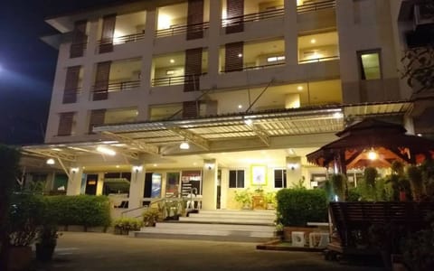 Front of property - evening/night