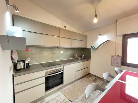 Comfort House | Private kitchen | Highchair