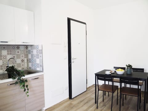 Family Triple Room | Private kitchen