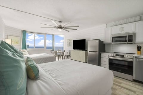 Living Room, beds, Kitchen, Table, TV