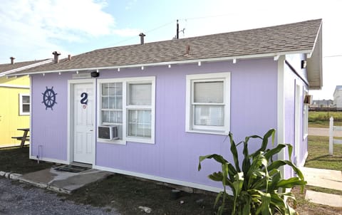 Welcome to All Aboard--a 1 bedroom/1 bath cottage with a kitchenette.