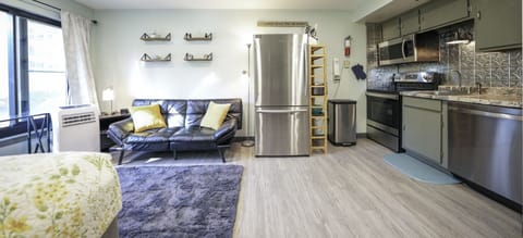 Fully equipped kitchen with all the cookware, silverware, and appliances you may need to enjoy a gourmet dinner at home or a family breakfast feast.