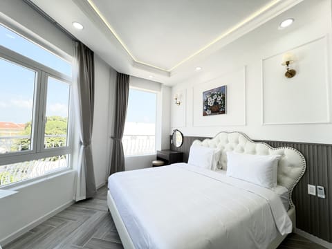 Premium bedding, minibar, individually decorated, individually furnished