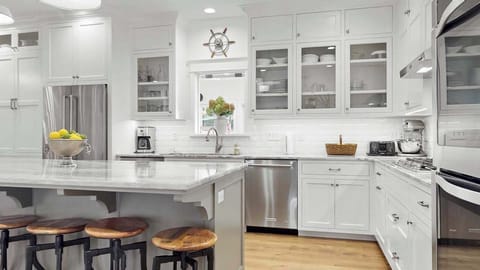 Spacious kitchen; double oven and dishwashers